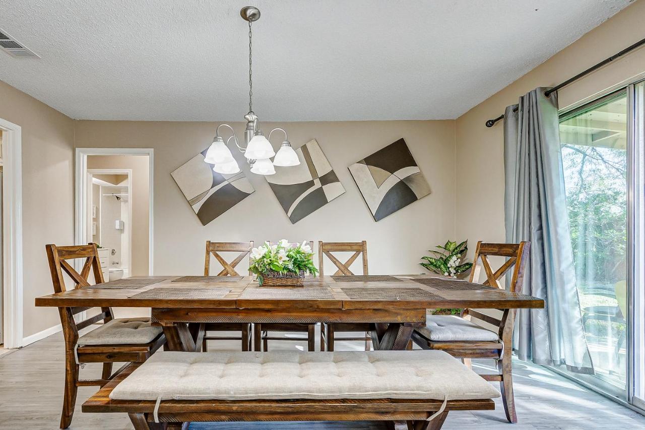 Cheerful 3-Bedroom Home With Indoor Fireplace Houston Eksteriør billede